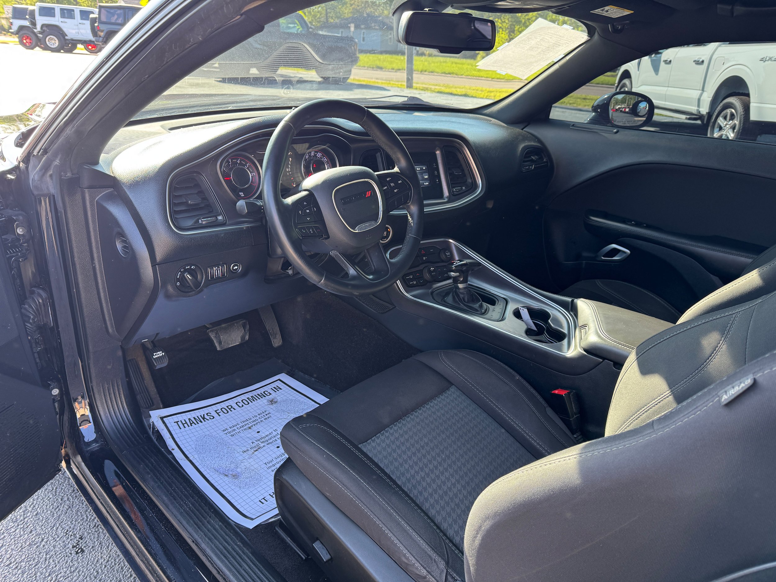 Used 2015 Dodge Challenger SXT RWD image 11