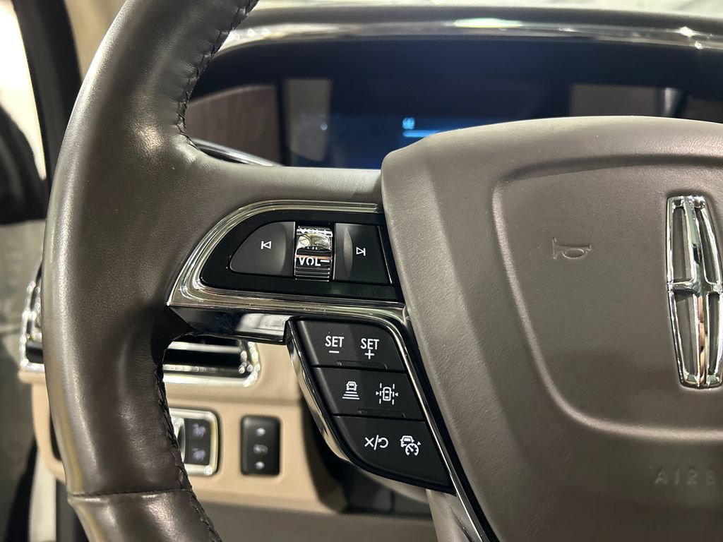 Certified 2022 Lincoln Navigator L Reserve AWD/4WD image 12