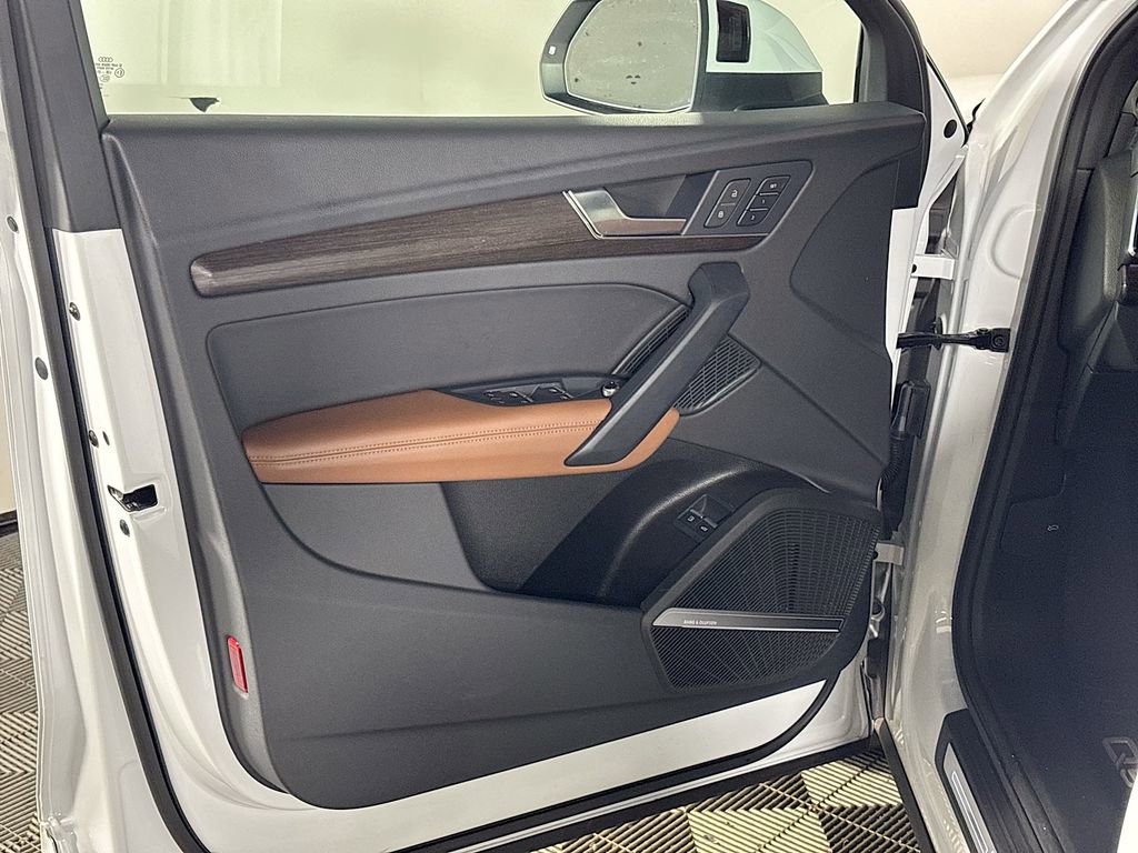 Used 2023 Audi Q5 e Prestige w/ Prestige Package image 10