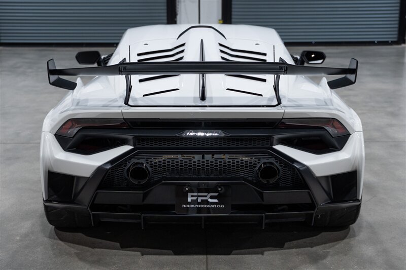 Used 2022 Lamborghini Huracan STO RWD image 5