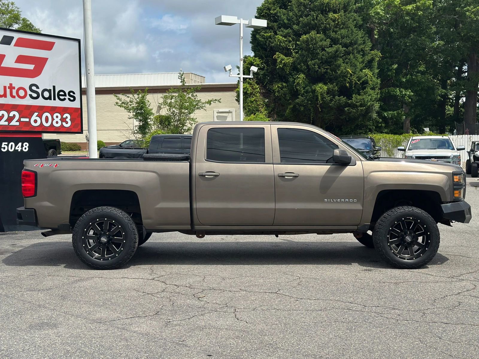 Used 2014 Chevrolet Silverado 1500 LT w/ LT Convenience Package AWD/4WD image 2
