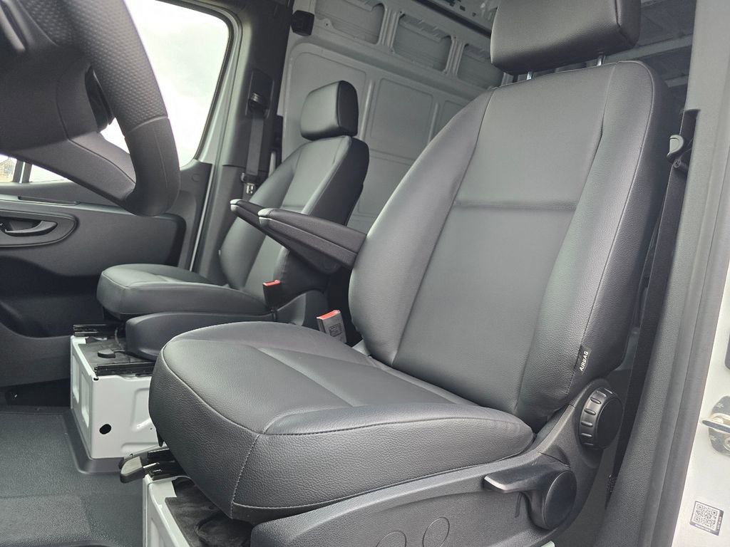 New 2025 Mercedes-Benz Sprinter 3500 image 24