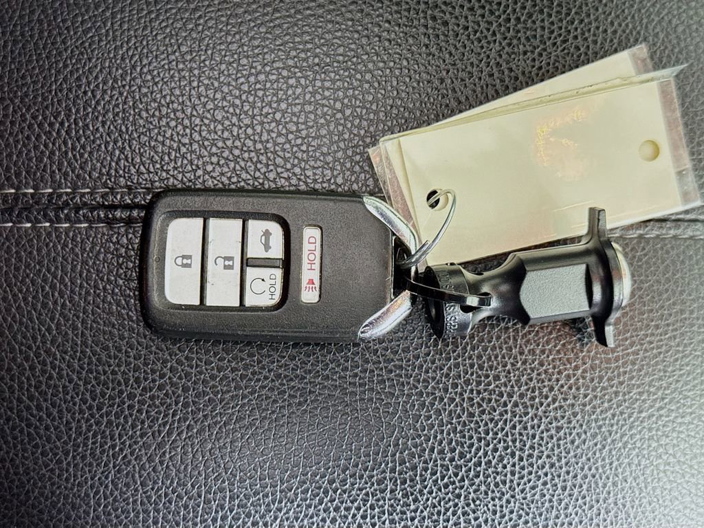 Used 2017 Honda Accord Touring image 39