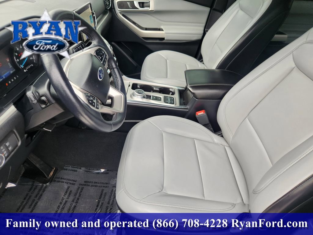 Used 2021 Ford Explorer XLT w/ Equipment Group 202A image 9