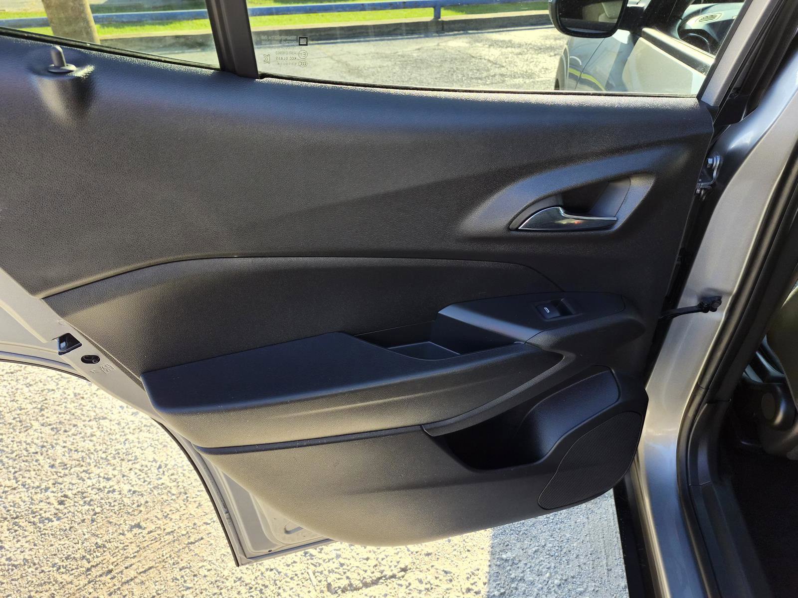 Used 2026 Chevrolet Trax LT FWD image 16