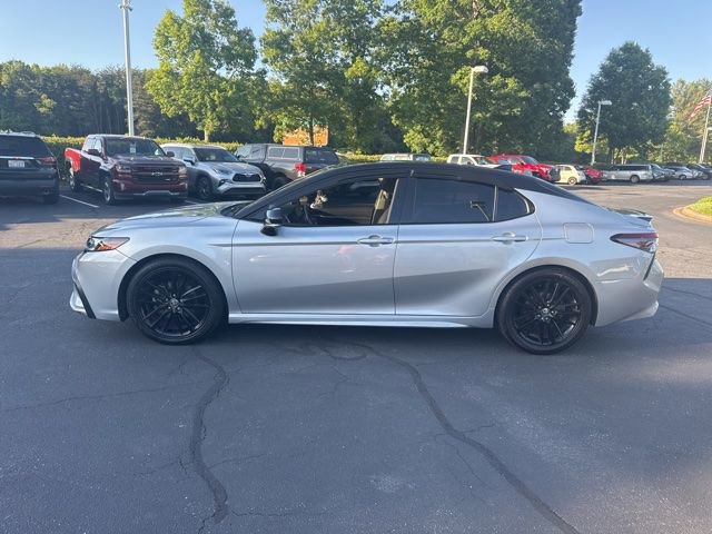 Used 2022 Toyota Camry XSE FWD image 8