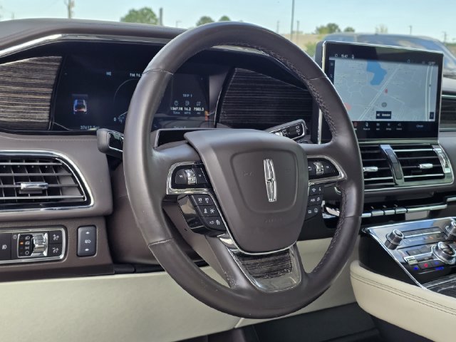 Used 2023 Lincoln Navigator Black Label AWD/4WD image 31