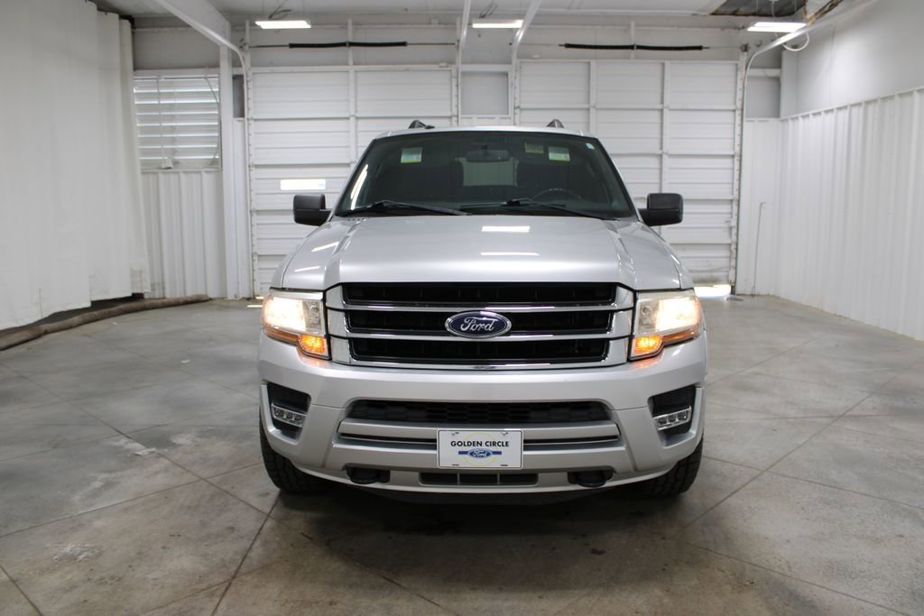 Used 2017 Ford Expedition XLT w/ Equipment Group 201A AWD/4WD image 2