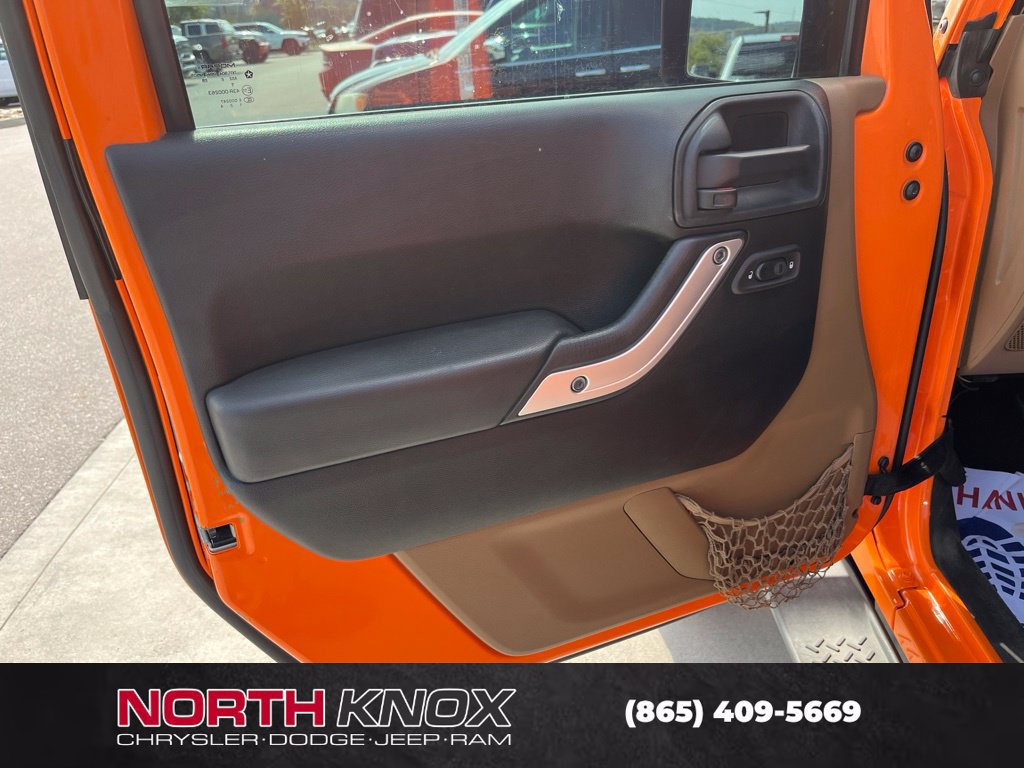 Used 2013 Jeep Wrangler Unlimited Rubicon w/ Connectivity Group AWD/4WD image 6