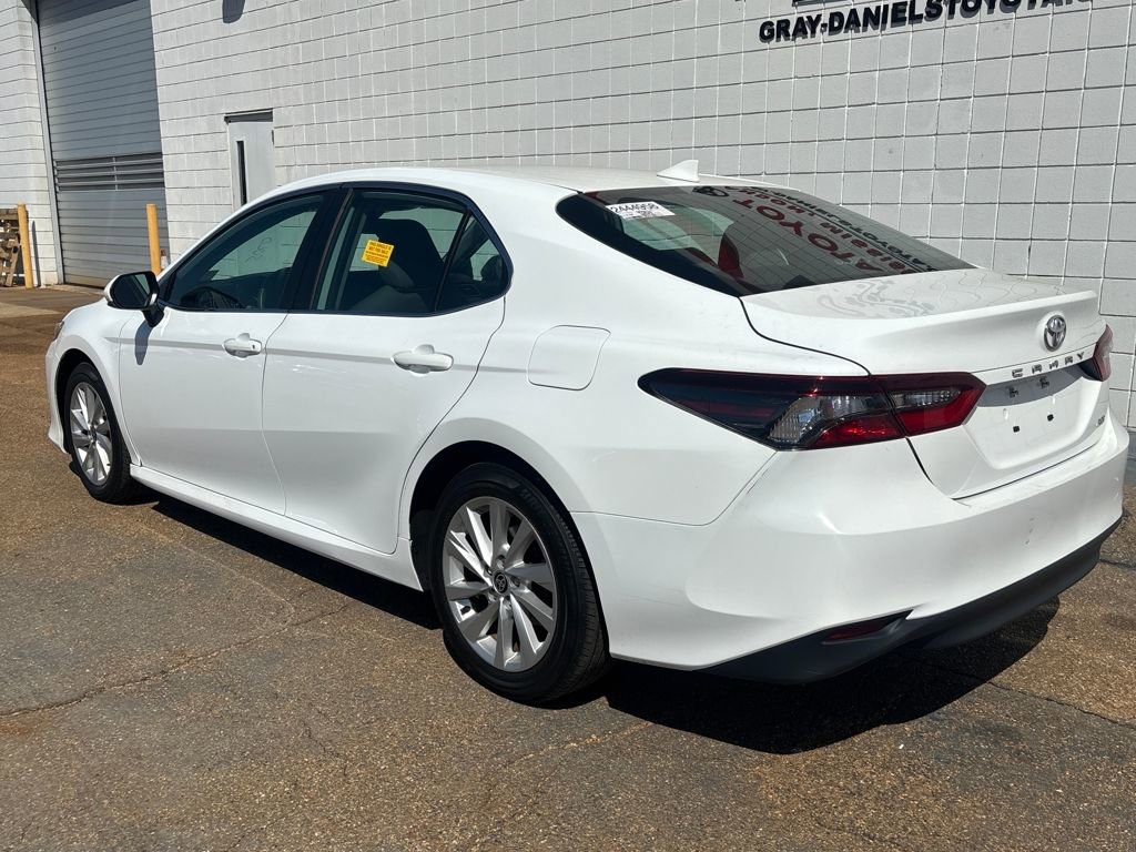 Used 2023 Toyota Camry LE image 4