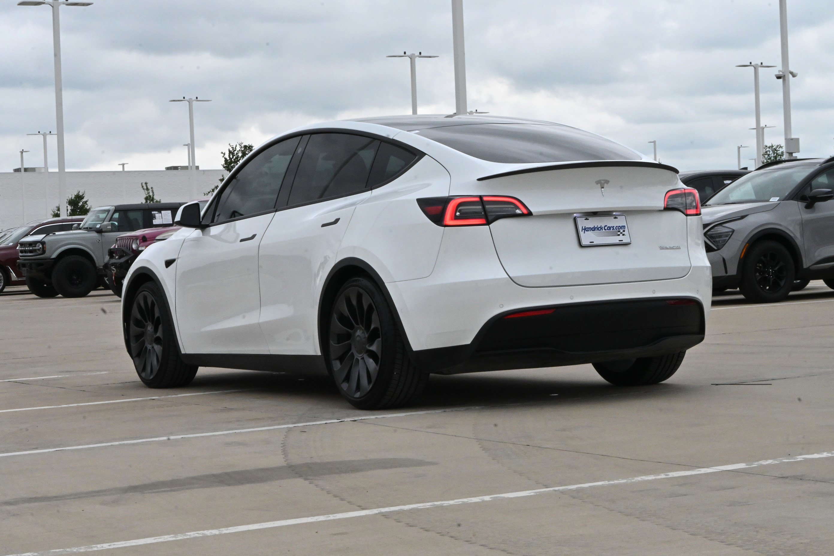 Used 2022 Tesla Model Y Performance AWD/4WD image 7