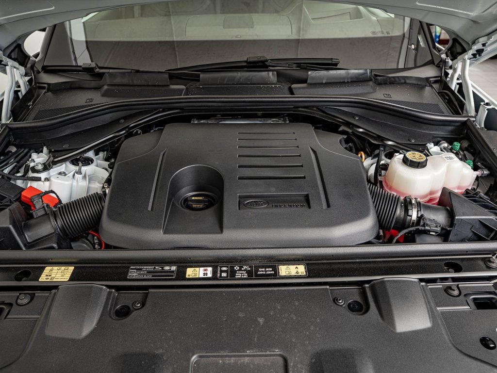 New 2026 Land Rover Range Rover SE image 39