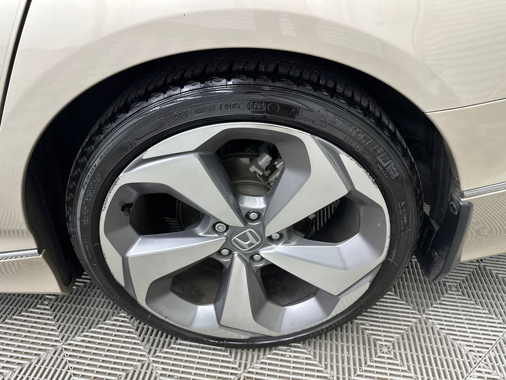 Used 2018 Honda Accord Touring image 20