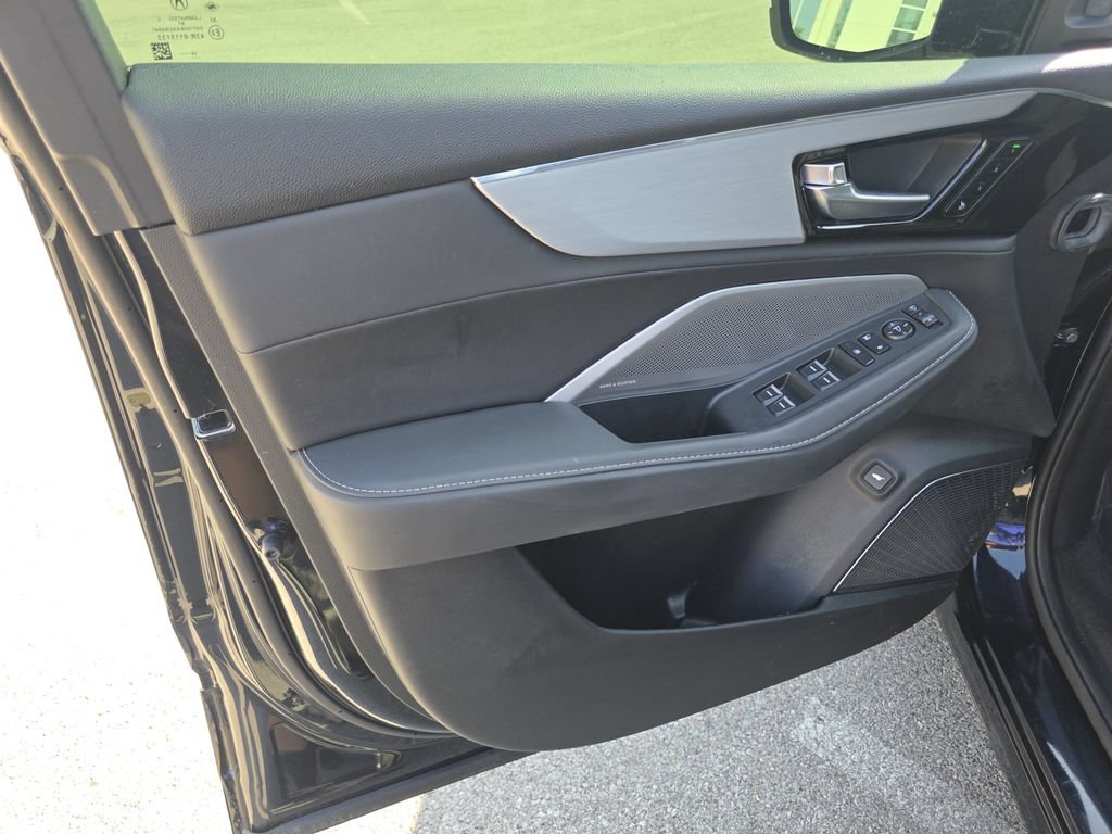 Used 2025 Acura MDX SH-AWD w/ Technology Package image 18