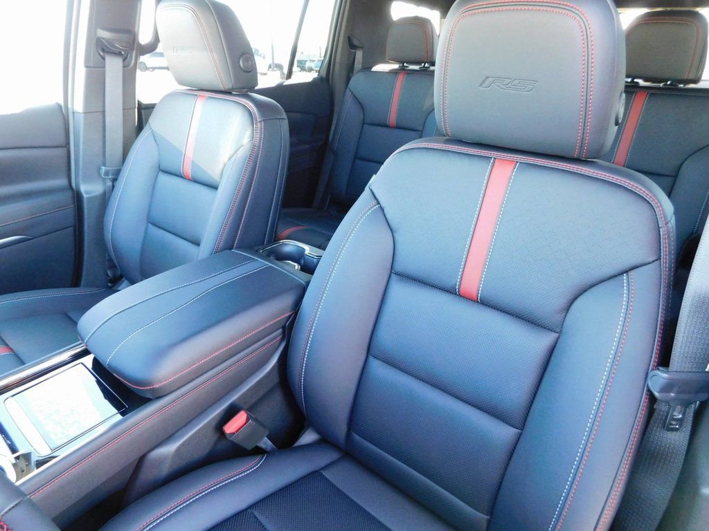 New 2026 Chevrolet Traverse RS w/ LPO, Floor Liner Package image 15