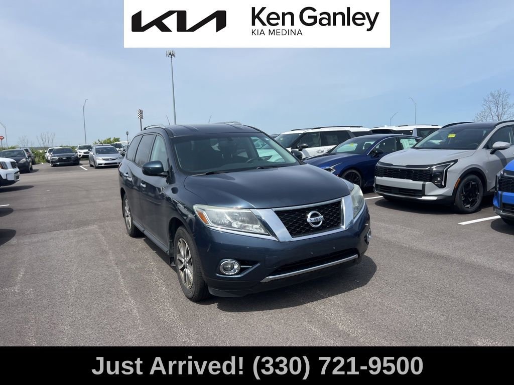 Used 2016 Nissan Pathfinder SV w/ Cargo Package AWD/4WD image 3