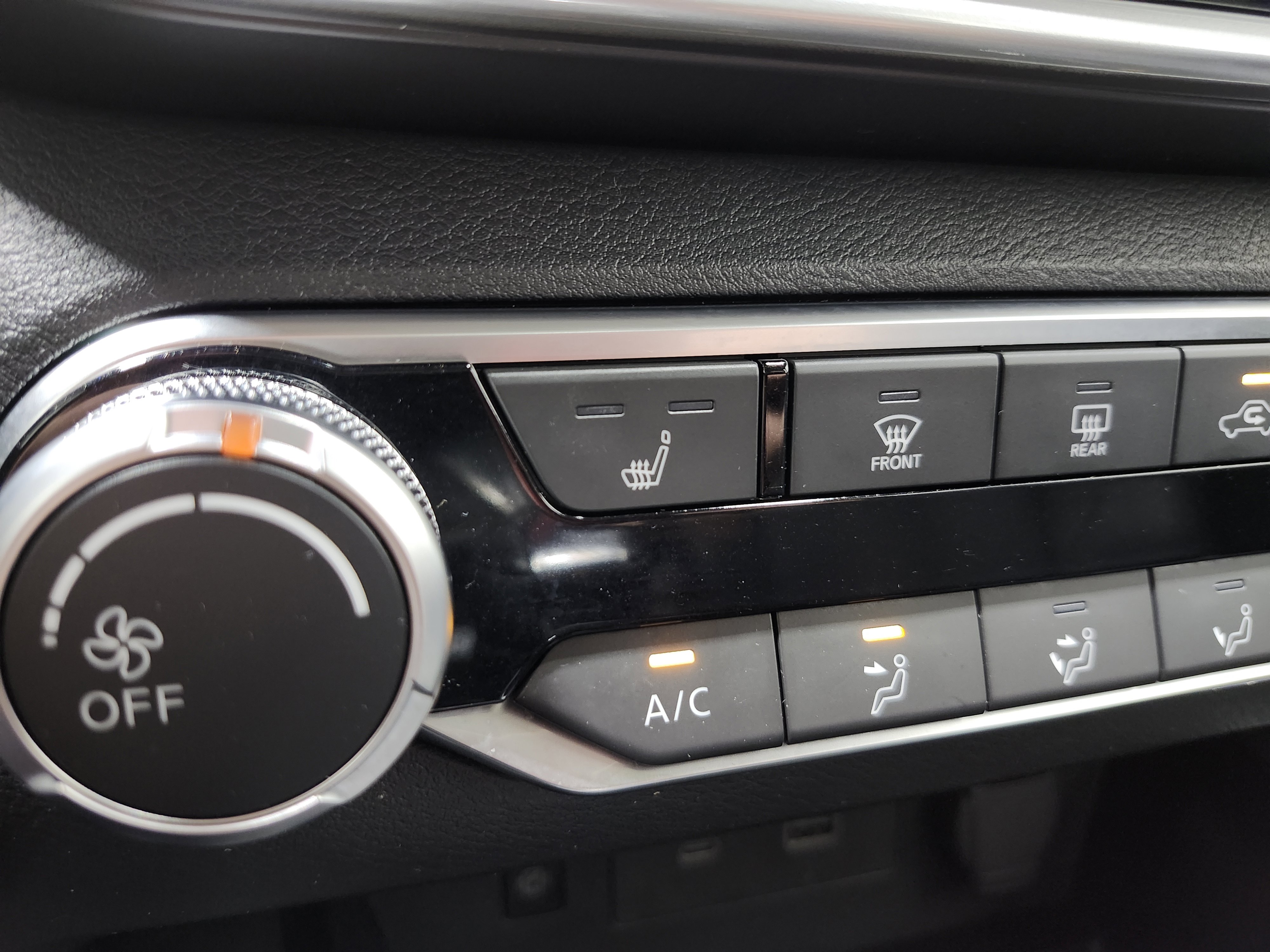 Used 2023 Nissan Altima 2.5 SR w/ SR Premium Package image 9