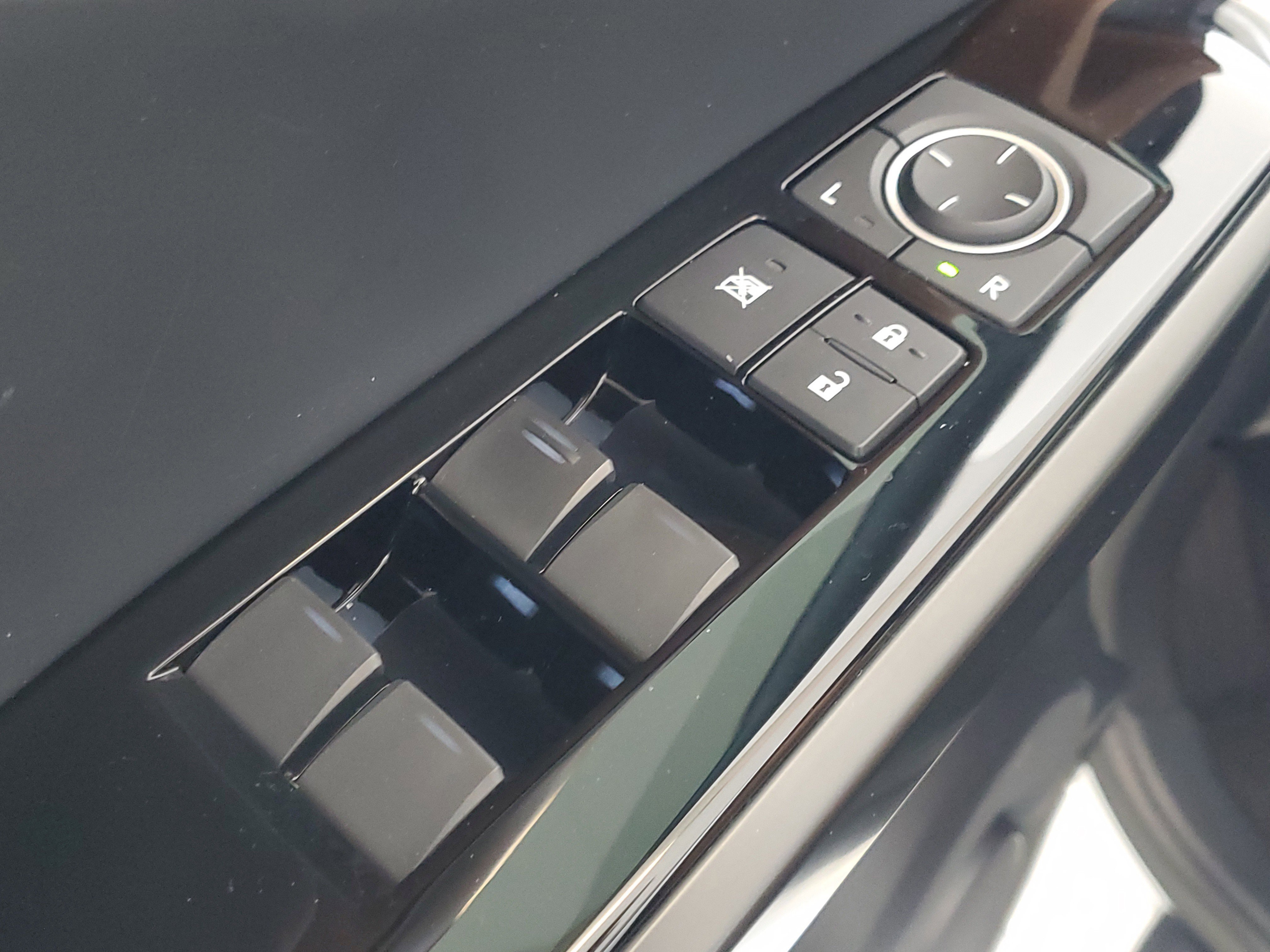 Used 2025 Lexus IS 350 F Sport w/ Accessory Package 2 RWD image 22