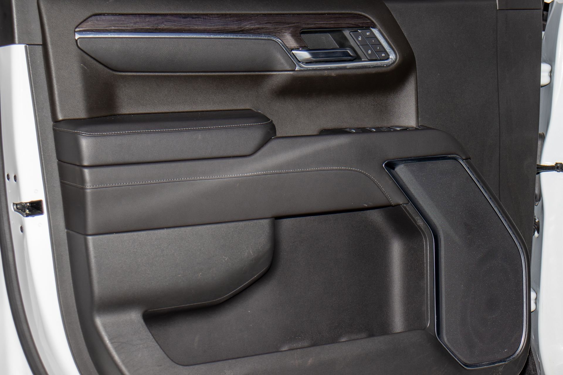 Used 2022 Chevrolet Silverado 1500 LTZ image 14