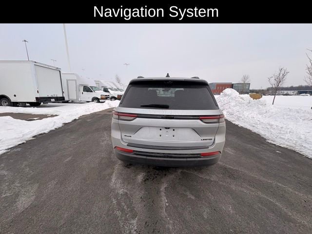 Used 2025 Jeep Grand Cherokee Limited w/ Luxury Tech Group II image 8