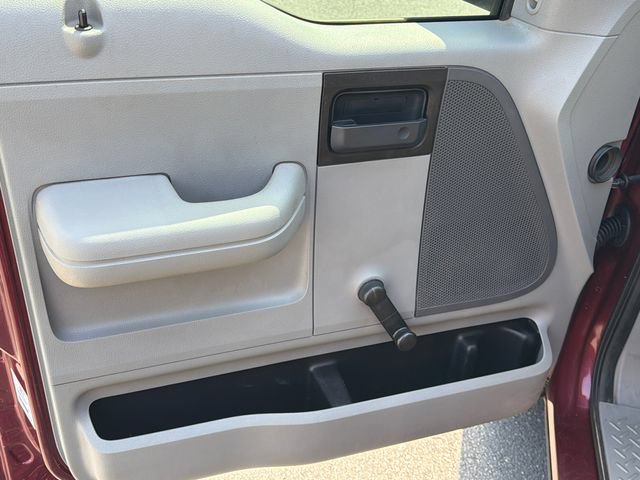 Used 2005 Ford F150 2WD Regular Cab image 11
