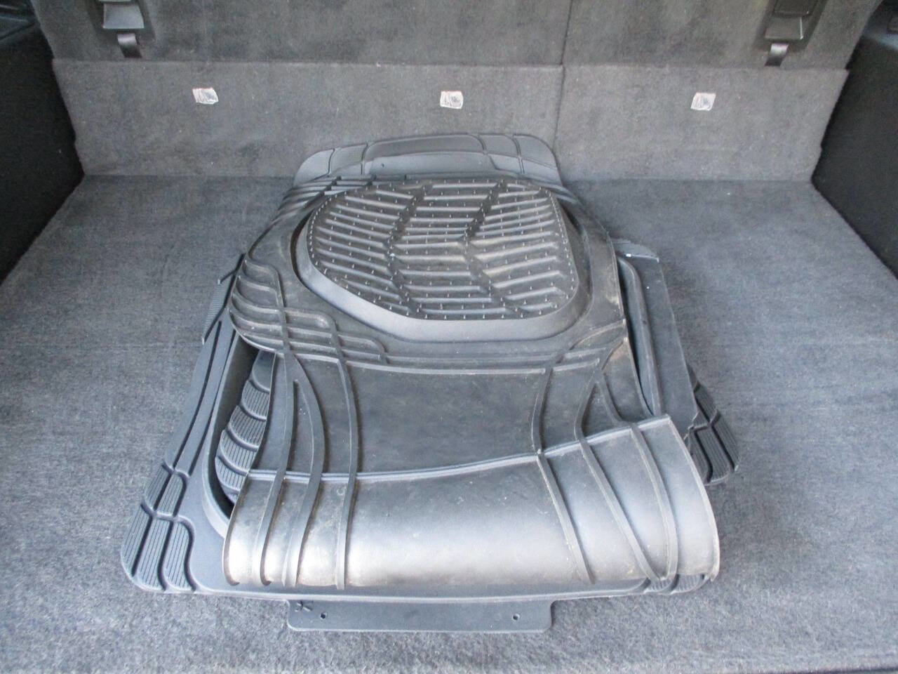Used 2015 Chevrolet Suburban LT image 21