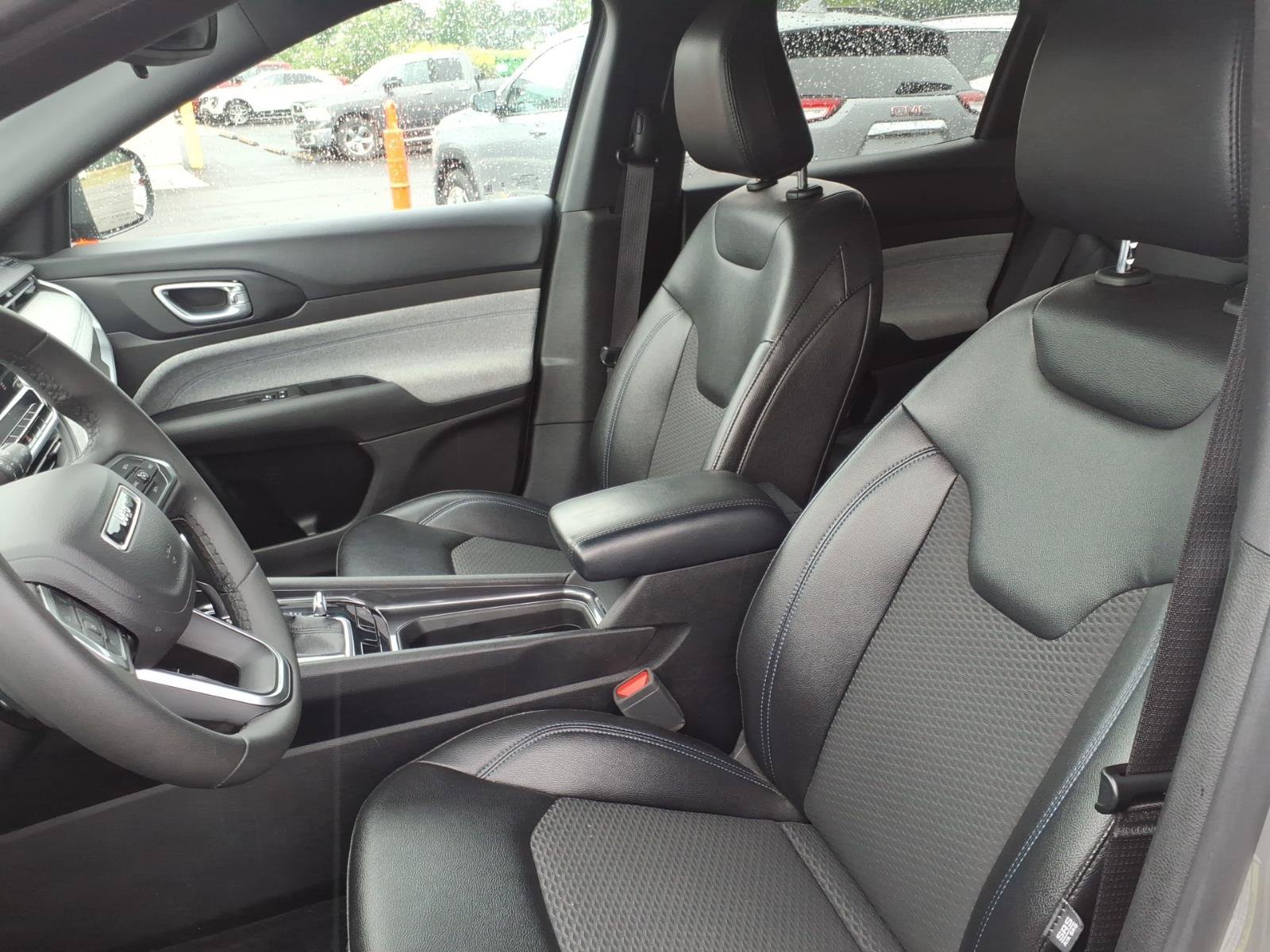 Used 2024 Jeep Compass Latitude AWD/4WD image 13