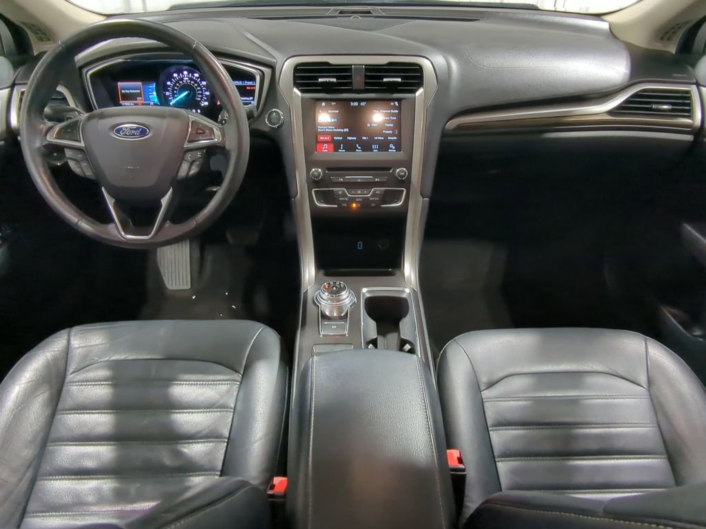 Used 2017 Ford Fusion SE w/ Fusion SE Technology Package image 29