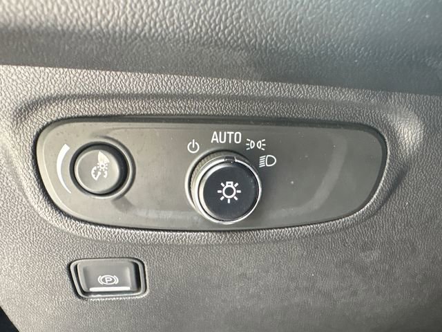 Used 2023 GMC Terrain SLE w/ Driver Convenience Package AWD/4WD image 19