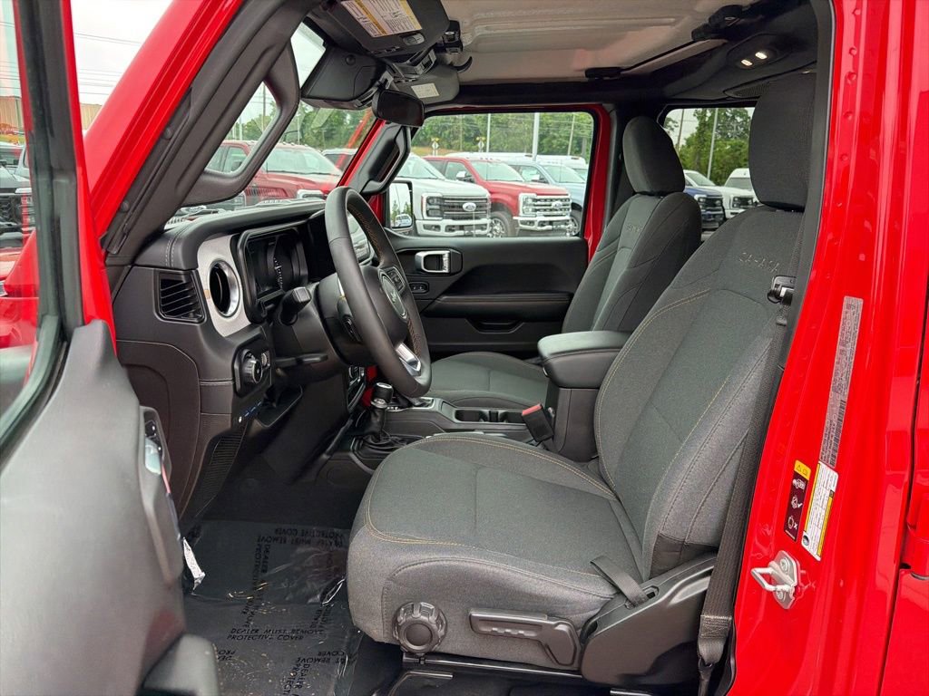 Used 2024 Jeep Wrangler Unlimited Sahara AWD/4WD image 11
