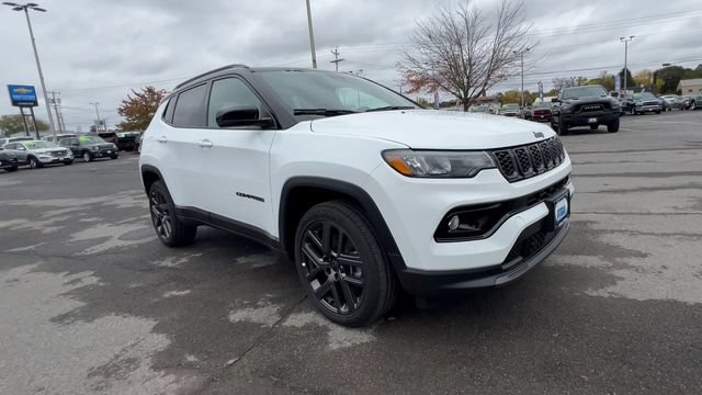 Used 2026 Jeep Compass Limited AWD/4WD image 2