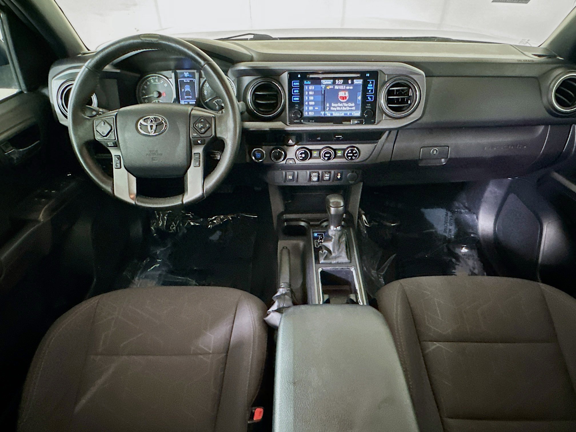 Used 2018 Toyota Tacoma TRD Off-Road AWD/4WD image 27