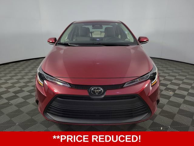 Used 2025 Toyota Corolla LE FWD image 2