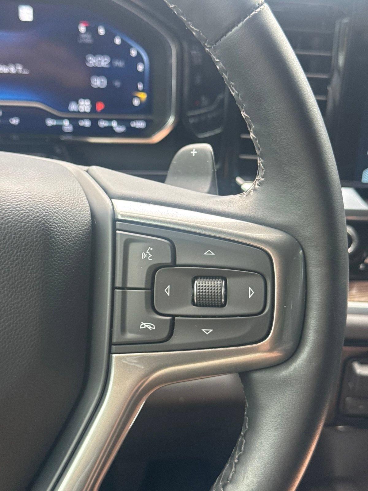 Used 2025 Chevrolet Silverado 1500 LT Trail Boss w/ LT Trail Boss Premium Package AWD/4WD image 26