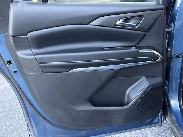 Used 2025 Chevrolet Traverse LT AWD/4WD image 17
