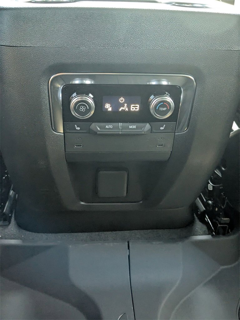 New 2025 GMC Yukon XL Denali w/ Sun & Power Step Package image 13