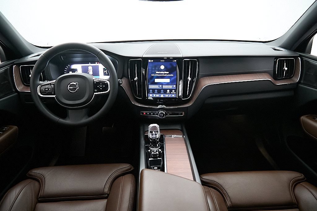 Certified 2023 Volvo XC60 T8 Ultimate w/ Climate Package AWD/4WD image 25