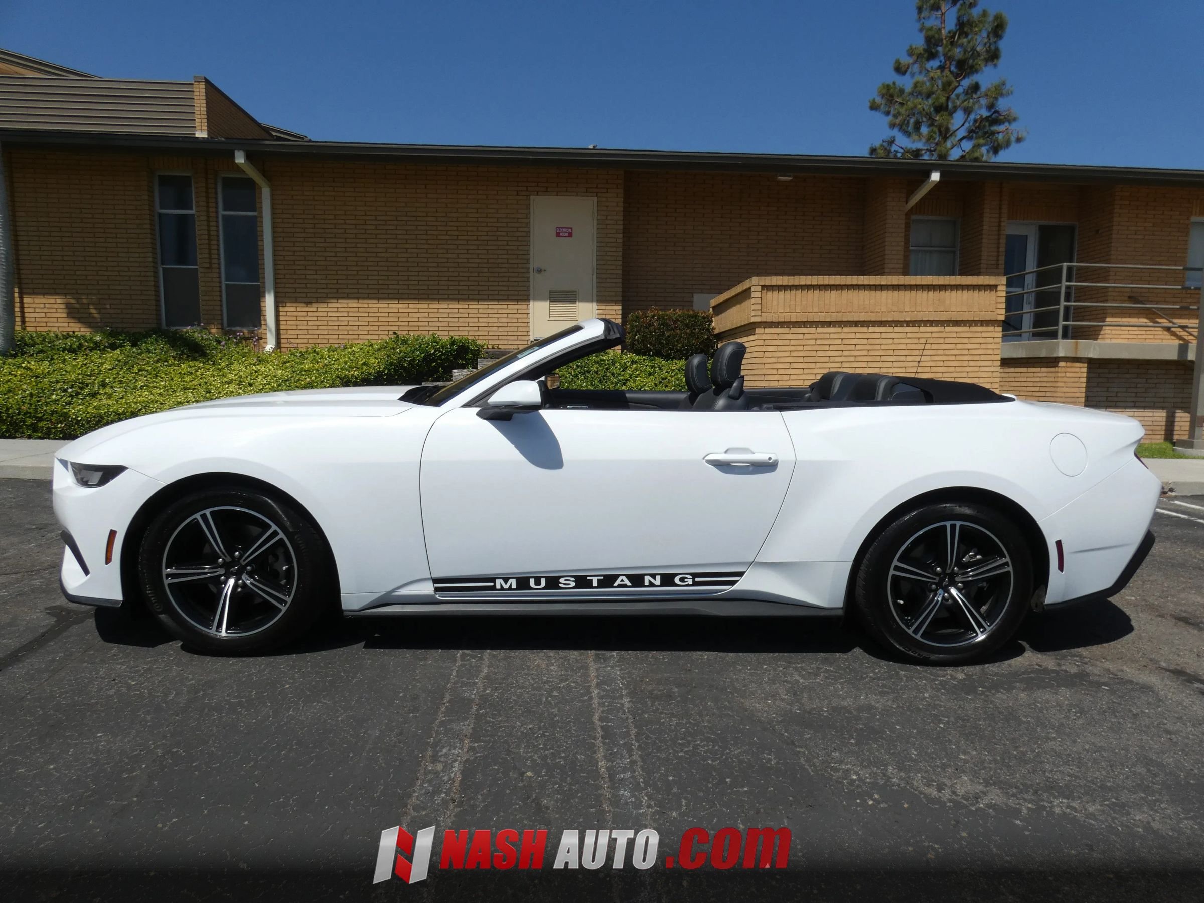 Used 2024 Ford Mustang Convertible RWD image 15