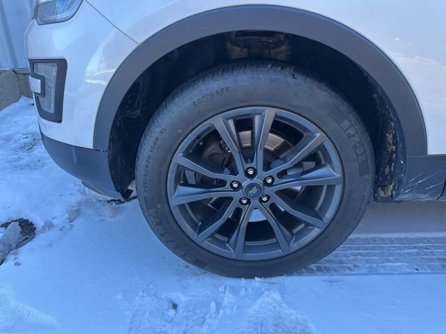 Used 2017 Ford Explorer XLT w/ Equipment Group 202A image 19