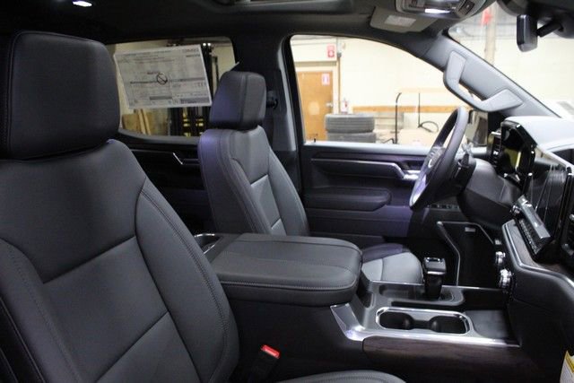 New 2026 GMC Sierra 1500 SLT image 12