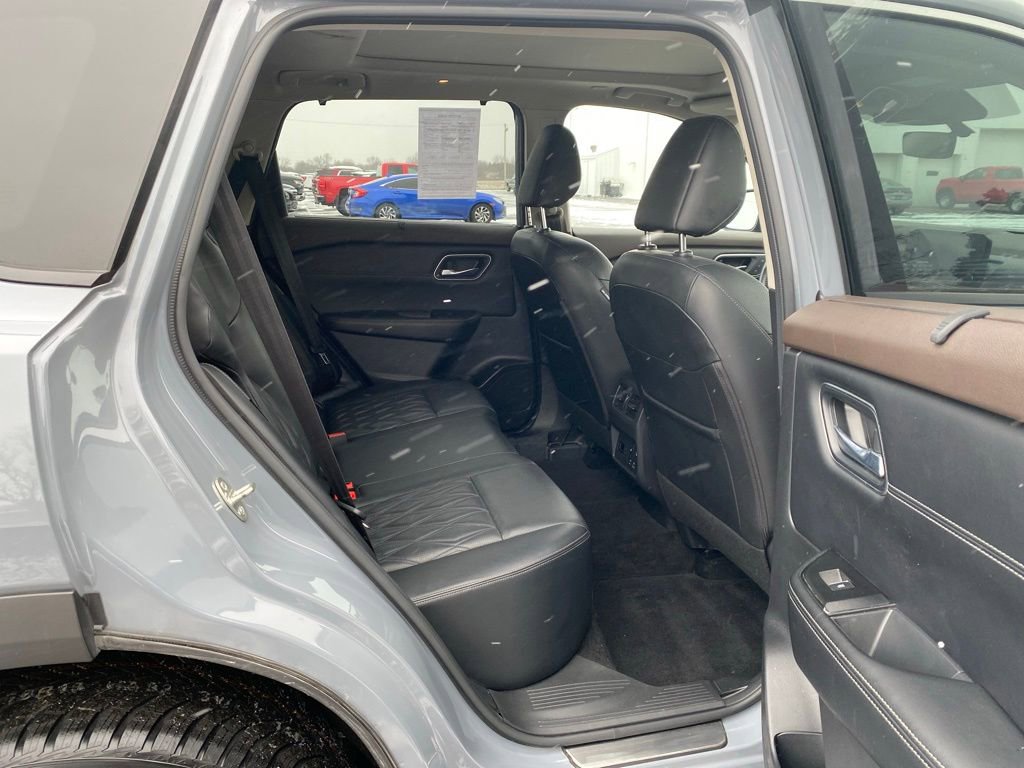 Used 2023 Nissan Rogue Platinum w/ Platinum Premium Package image 15