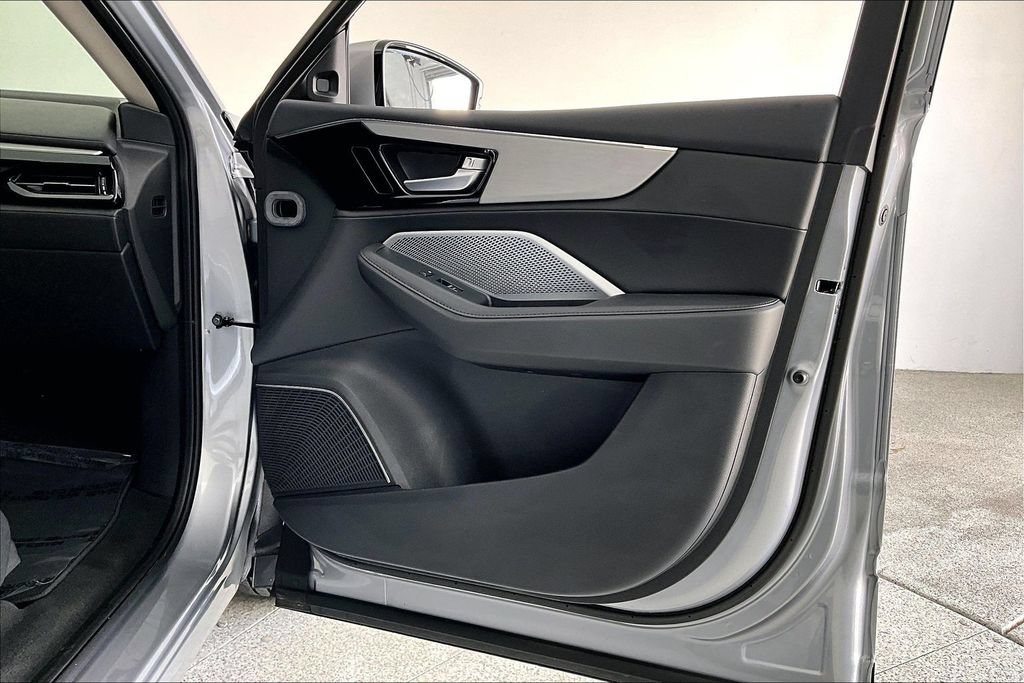 Certified 2025 Acura MDX FWD image 23