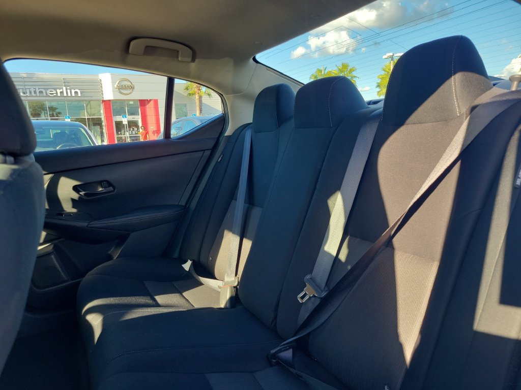Used 2024 Nissan Sentra SV FWD image 9