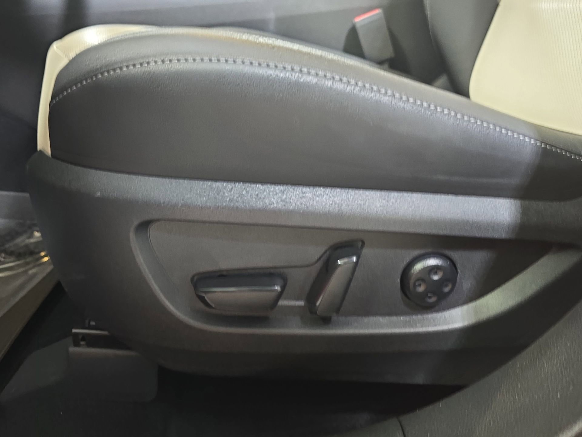 Certified 2025 INFINITI QX55 Essential AWD/4WD image 28
