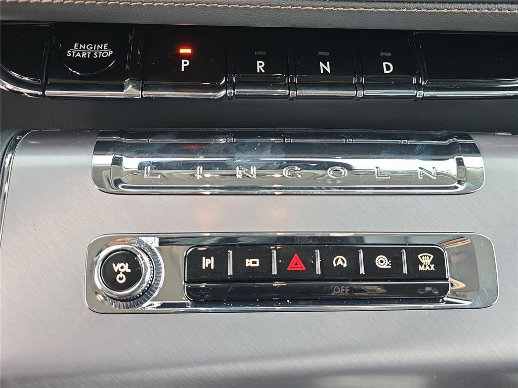 New 2026 Lincoln Aviator AWD image 18