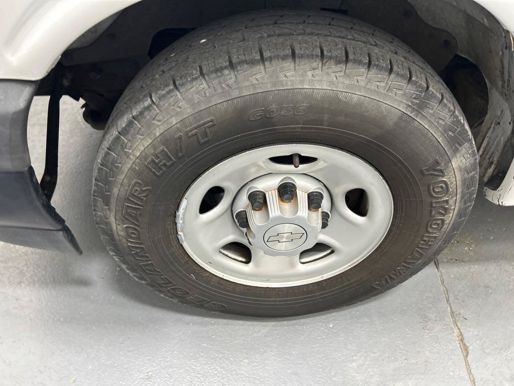 Used 2019 Chevrolet Express 2500 Extended w/ Driver Convenience Package RWD image 12