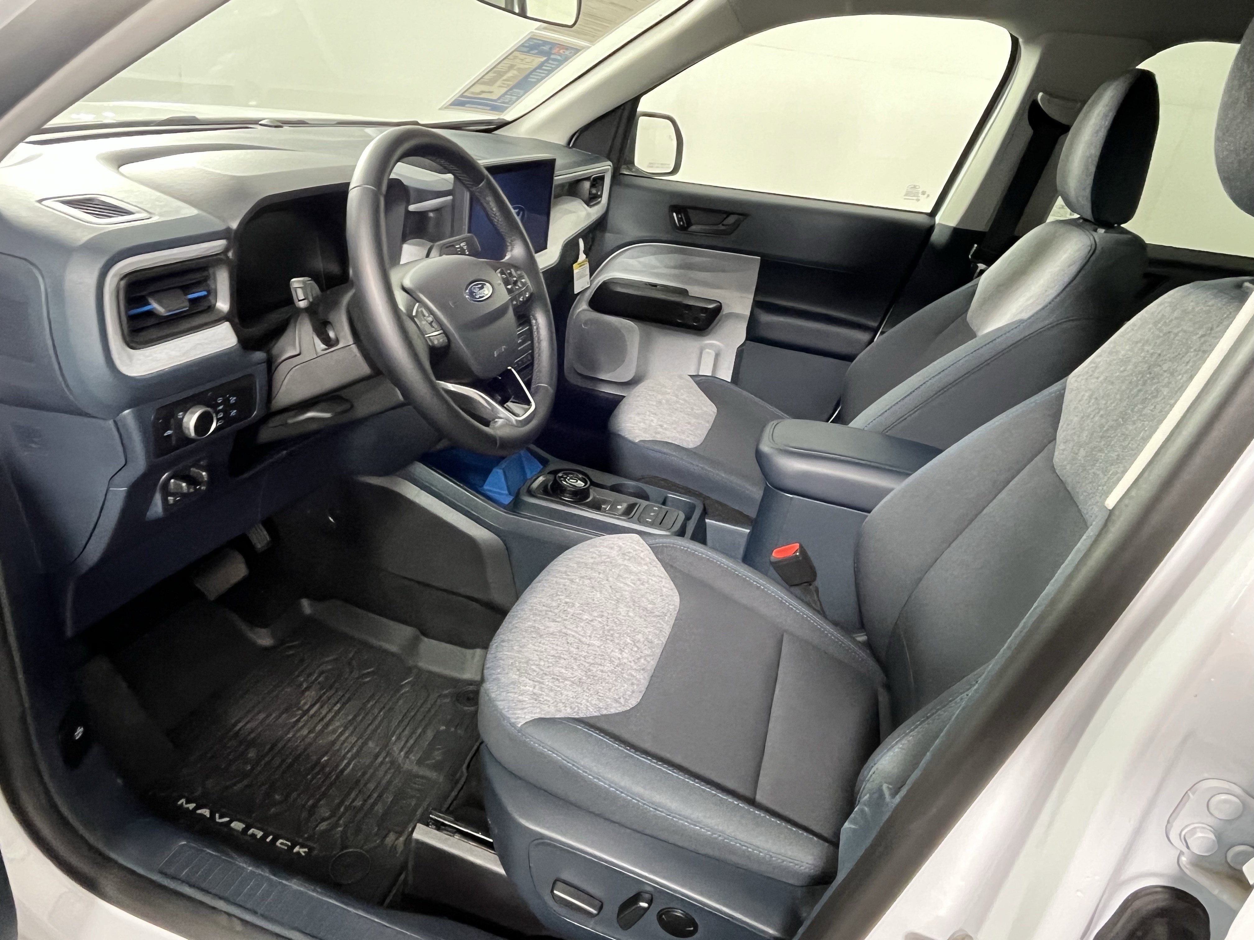 Used 2025 Ford Maverick XLT w/ XLT Luxury Package image 9