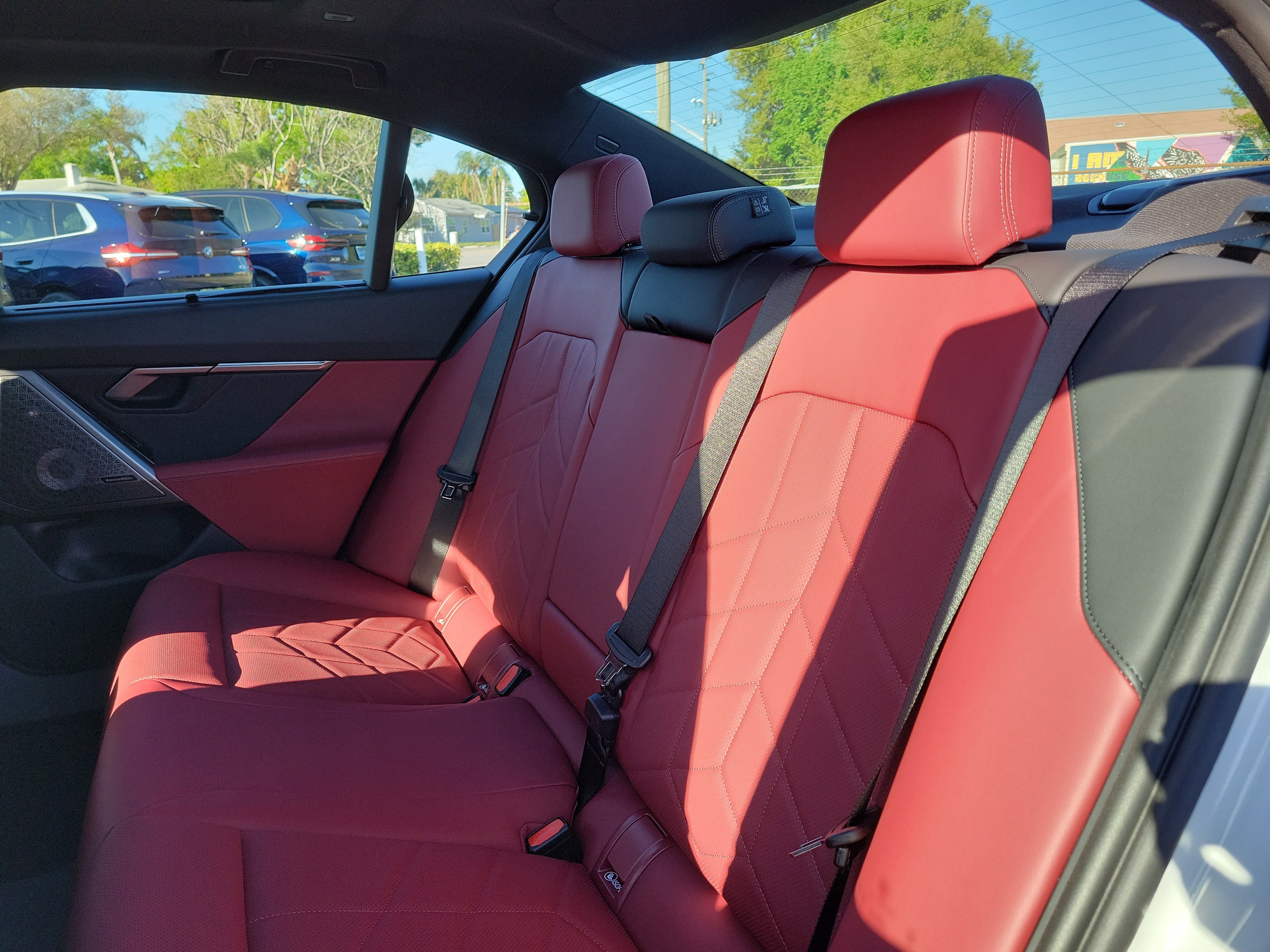 New 2026 BMW 550e xDrive w/ Executive Package image 8