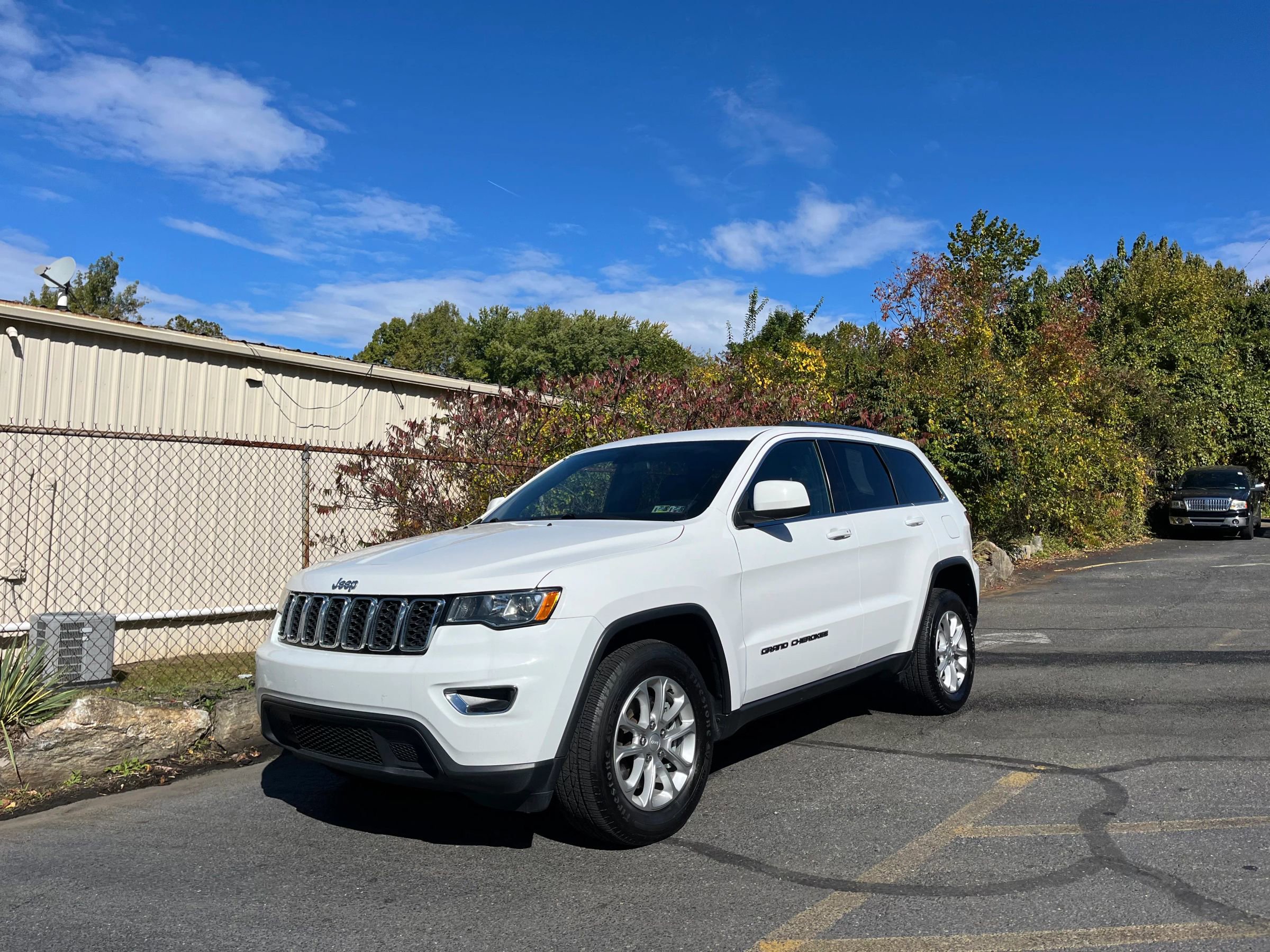 Used 2021 Jeep Grand Cherokee Laredo X image 34