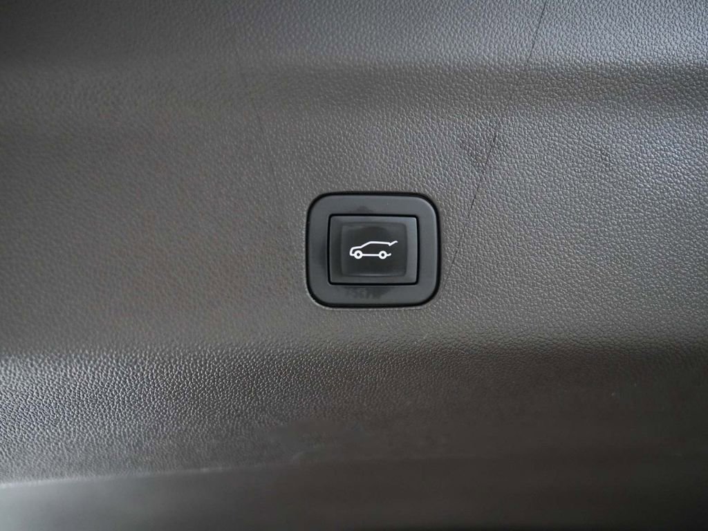 Used 2025 Cadillac Escalade Premium Luxury w/ LPO, Floor Liner Package AWD/4WD image 48